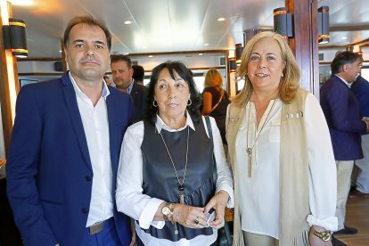 Gonzalo Palencia (Grupo Palencia), Heresuita Martínez y Cristina Pérez.