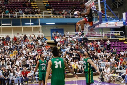 Exhibición de los Harlem Globetrotters en Valladolid. / J. M LOSTAU