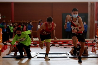 Jornada de atletismo divertido en los Juegos Escolares en Boecillo. / E.M. 7