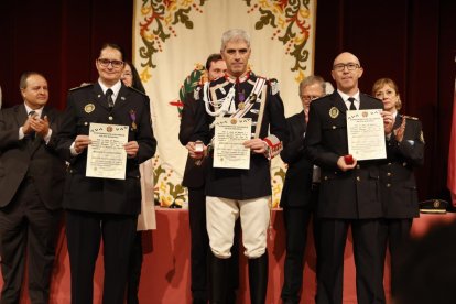 Condecoraciones en la celebración del Día de la Policía Municipal. -PHOTOGENIC