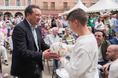 Eusebio Sacristán, pregonero de la Fiesta del Verdejo de La Seca.- J.M. LOSTAU