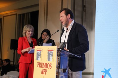 El ministro de Transportes y Movilidad Sostenible, Óscar Puente, en la entrega de premios de los periodistas parlamentarios. E.M.