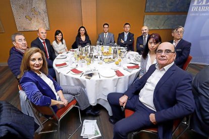 Maribel Morán y Alfredo García (Contigo Somos Democracia CSD), Roberto García (El Mundo), Teresa Arranz (Entrepinares), Sara Gil (El Mundo), Rubén Arenas (ONCE), Mario Hernández y Francisco del Cura (Fremap), José Ramón Evevarría (Rotary), Soraya Morán y Jesús Sánchez (CSD)