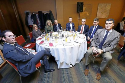 Eduado Arranz (Ingeniería PMP), Mª Ángeles Ruano (ONCE), Nieves Luquero (El Mundo), José Luis López (VASA), Marcos Yllera (Yllera), Abel López (Michelin), Manuel Fernández (EAM), Santiago Campos (Global SCAMP).