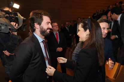 Juan García-Gallardo, vicepresidente de la Junta de Castilla y León, y Soledad Ulibarri Fernández, CEO de El Mundo-Diario de Castilla y León, en la gala de los Premios La Posada 2023 de El Mundo de Castilla y León. -PHOTOGENIC
