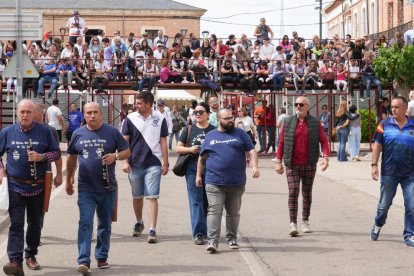 Segundo encierro de la Fiesta del Verdejo de La Seca.- J.M. LOSTAU