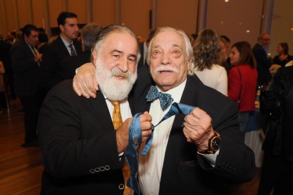 Javier Pérez Andrés y Juan Antonio Fernández en la gala de los Premios La Posada 2023 de El Mundo de Castilla y León. -PHOTOGENIC