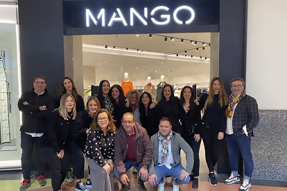 Equipo de inauguración de Mango en Jerez de la Frontera. - FOTO CEDIDA POR LA FAMILIA PRIETO