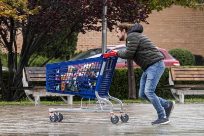 Temporal de lluvia y viento en Valladolid. -PHOTOGENIC