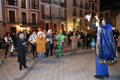 Pasacalle Carioca en los Carnavales de Valladolid.- J.M. LOSTAU
