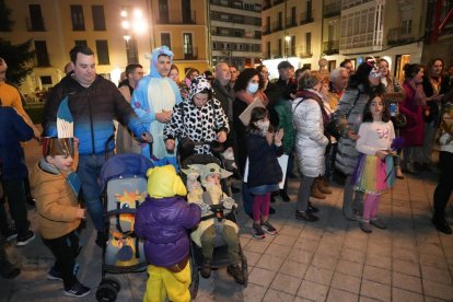 Pasacalle Carioca en los Carnavales de Valladolid.- J.M. LOSTAU
