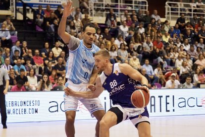 Imágenes del encuentro correspondiente a la Copa CyL que enfrentó al Real Valladolid Baloncesto y a San Pablo Burgos. / PHOTOGENIC