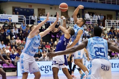 Imágenes del encuentro correspondiente a la Copa CyL que enfrentó al Real Valladolid Baloncesto y a San Pablo Burgos. / PHOTOGENIC