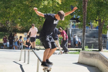 Campeonato de skateboard y Feria Underground. Photogenic