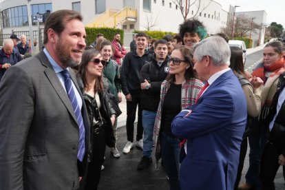 Inauguración del elevador de Parquesol. J.M. LOSTAU
