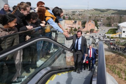 Inauguración del elevador de Parquesol. J.M. LOSTAU