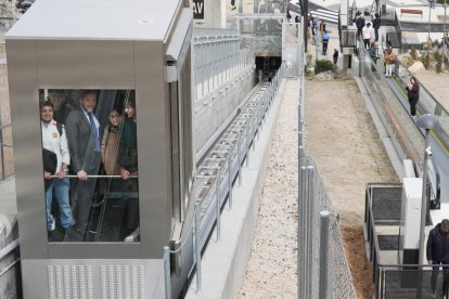 Inauguración del elevador de Parquesol. J.M. LOSTAU