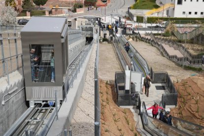 Inauguración del elevador de Parquesol. J.M. LOSTAU