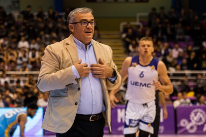 UEMC RV Baloncesto - Estudiantes. PHOTOGENIC