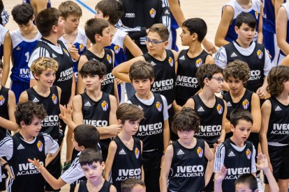 Presentación de la cantera durante el UEMC RV Baloncesto - Estudiantes. PHOTOGENIC