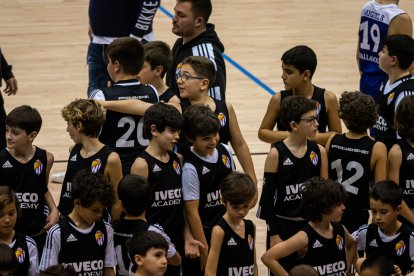 Presentación de la cantera durante el UEMC RV Baloncesto - Estudiantes. PHOTOGENIC