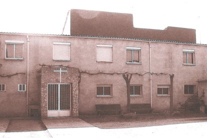 Iglesia antigua Nuestra Señora de Guadalupe del barrio Las Villas de Valladolid hace años. | Imagen del libro 'El Lagar de Barahona' de José Antonio Gaviero