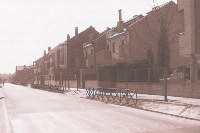 Calle Villavaquerín en el barrio Las Villas de Valladolid hace años. | Imagen del libro 'El Lagar de Barahona' de José Antonio Gaviero