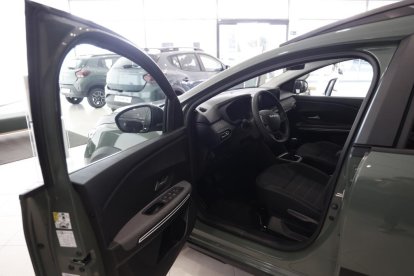 Presentación de la nueva imagen de Dacia en las instalaciones de Dacia Arroyo. -PHOTOGENIC