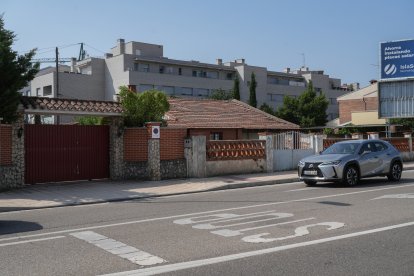 Camino Viejo de Simancas en el barrio de Las Villas. J.M. LOSTAU