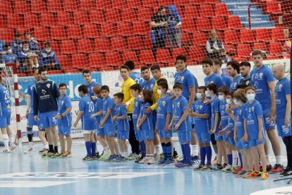 Recoletas Atlético Valladolid - Balonmano Nava. / PHOTOGENIC