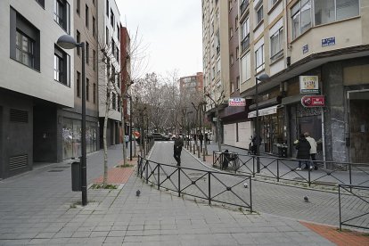 Calle de la Verbena en su tercio correspondiente a la zona de Vadillos. J.M. LOSTAU