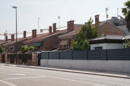 Camino Viejo de Simancas en el barrio de Las Villas. J.M. LOSTAU