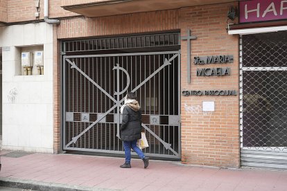 Centro parroquial de Santa María Micaela en la calle del Doctor Montero. J.M. LOSTAU