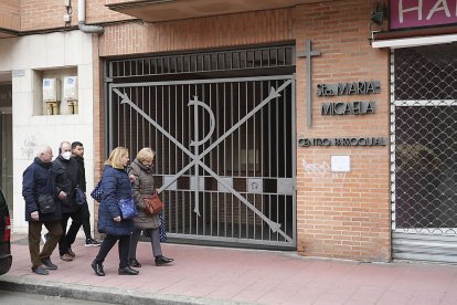Centro parroquial de Santa María Micaela en la calle del Doctor Montero. J.M. LOSTAU