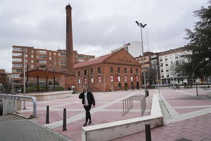 Plaza de la Danza. J.M. LOSTAU