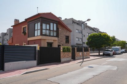 Calle de Villavaquerín en el barrio de Las Villas. J.M. LOSTAU