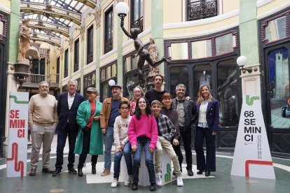 El equipo de la película 'El maestro que prometió el mar'. SEMINCI
