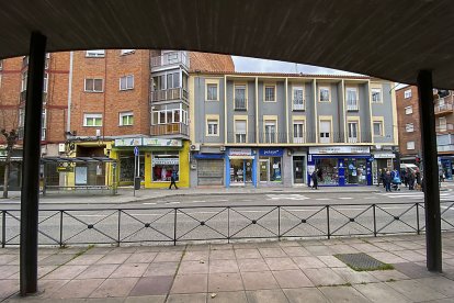 Plaza de los Vadillos. J. M. LOSTAU