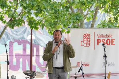 Óscar Puente, en el cierre de campaña electoral del PSOE de Valladolid.-ICAL