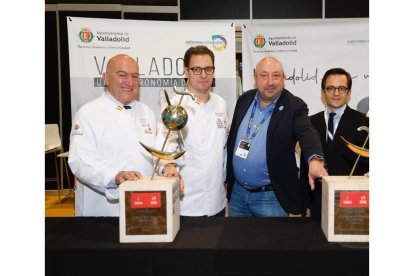 El alcalde de la capital del Pisuerga, Jesús Julio Carnero, presenta ‘Valladolid, una gastronomía de cine’. -E.M.