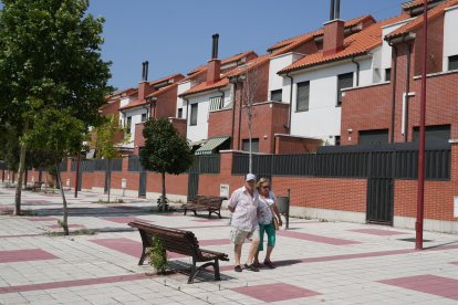 Calle de Villalba de la Loma en el barrio de Las Villas. J.M. LOSTAU