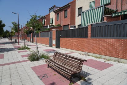 Calle de Villalba de la Loma en el barrio de Las Villas. J.M. LOSTAU