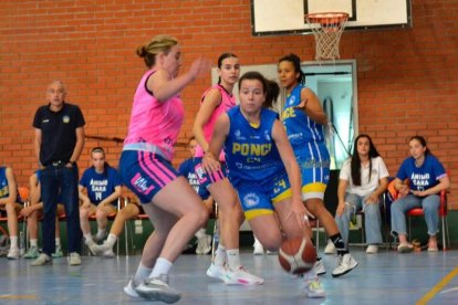 Un instante del partido de Ponce. / E. M.