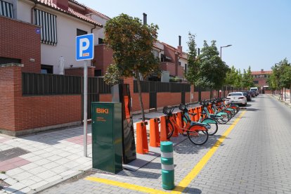 Calle de Villardefrades de Campos en el barrio Las Villas. J.M. LOSTAU