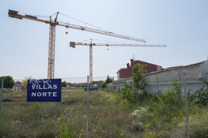 Solar en la zona norte del barrio junto al Camino Viejo de Simancas. J.M. LOSTAU