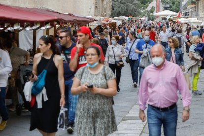 Apertura del Mercado Castellano de Valladolid. / J. M. LOSTAU