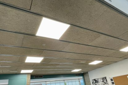 Techo de las aulas en CEIP Miguel Delibes, Aldeamayor de los Montes. -AYTO. ALDEAMAYOR