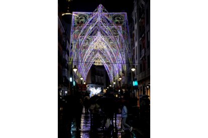 Valladolid enciende las luces de Navidad, Los arcos de la calle Santiago. ICAL