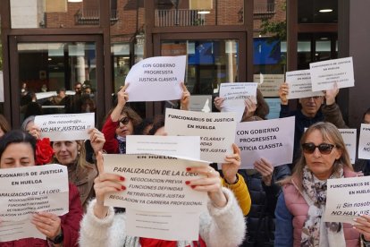 Huelga de los funcionarios de Justicia en Valladolid. / ICAL