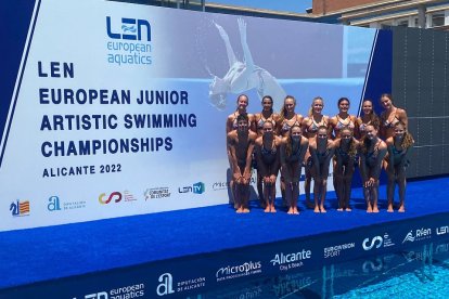 Selección española júnior de natación sincronizada. / EL MUNDO